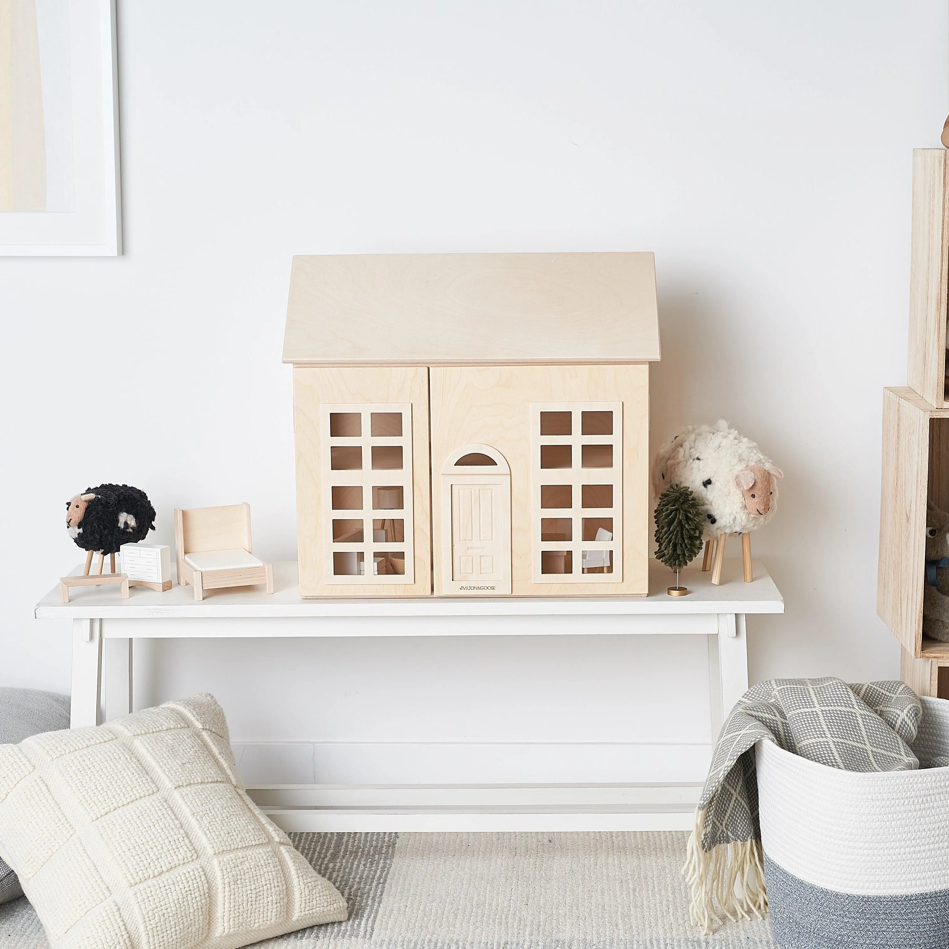 Hudson Dollhouse