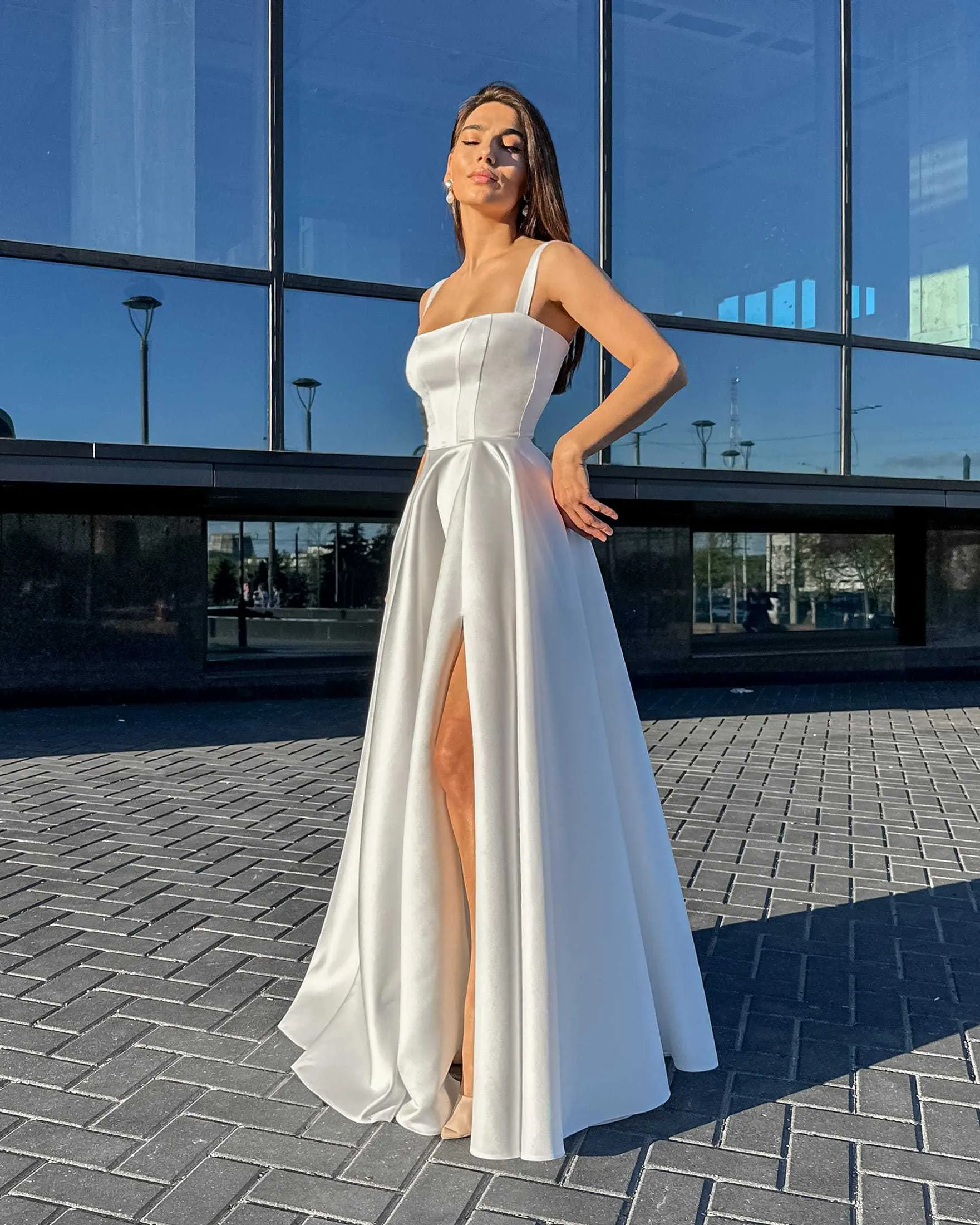 Rochie de mireasa alba lunga cu slit
